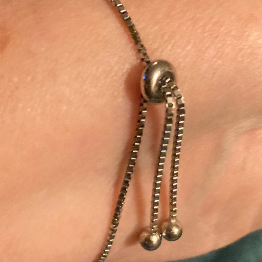Sterling Silver and CZ cross bracelet, slide closure - Picture 5 of 5